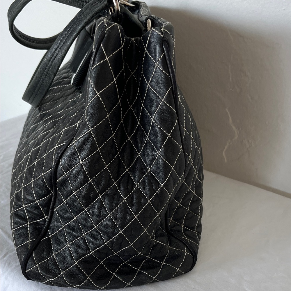 Ferragamo Black Quilted Leather Handbag - Picture 4 of 15